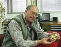 Bernhard Zipfel with Taung skull